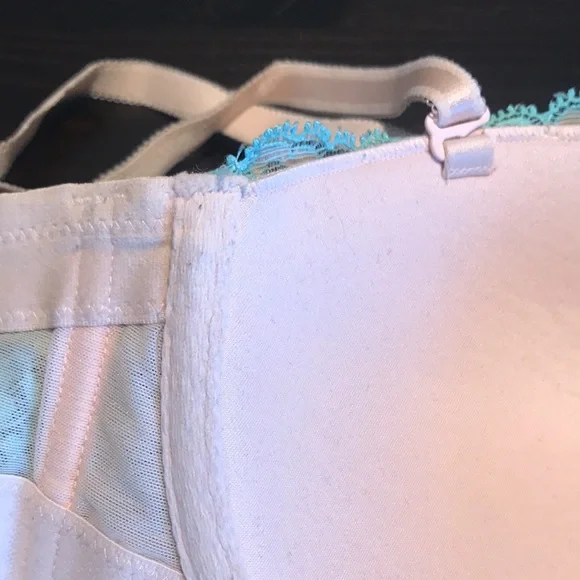🛑SOLD🛑Gorgeous lace teal green with light pink with a hint of sparkly bra - Picture 13 of 13